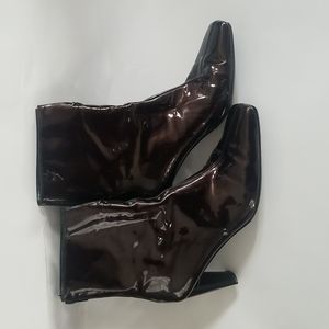 Stuart Weitzman women's boots ankle booties brown patent leather size 8
